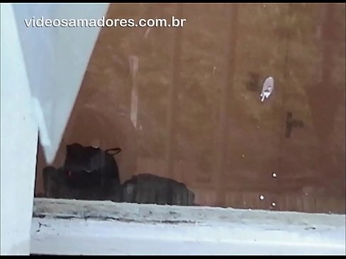 ❤️ Home cachondo mirando á súa moza con outro mozo, gravando un vídeo de carallo sen molestar á parella ❤ Vídeo anal na pornografía gl.hentaisun.ru ❌❤